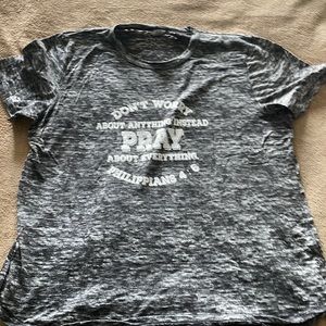 Women’s XL T-shirt.